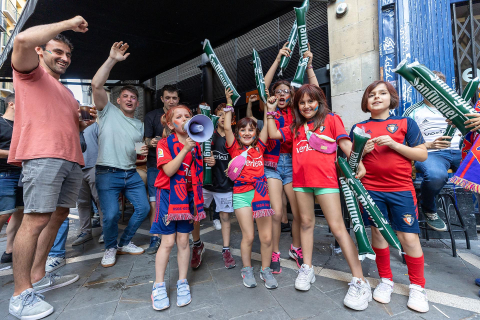 Fotos del ambiente en Pamplona por el partido de final de Copa.