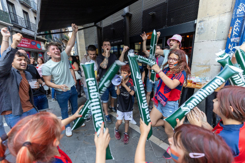 Fotos del ambiente en Pamplona por el partido de final de Copa.