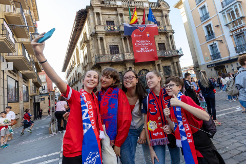 Fotos del ambiente en Pamplona por el partido de final de Copa.