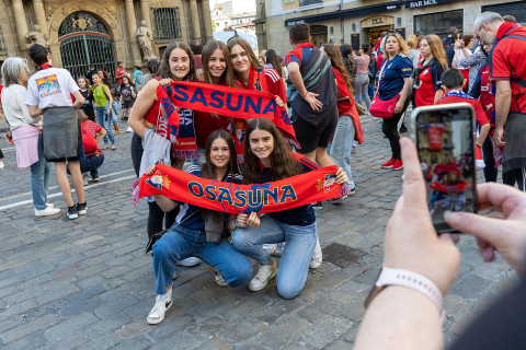 Fotos del ambiente en Pamplona por el partido de final de Copa.