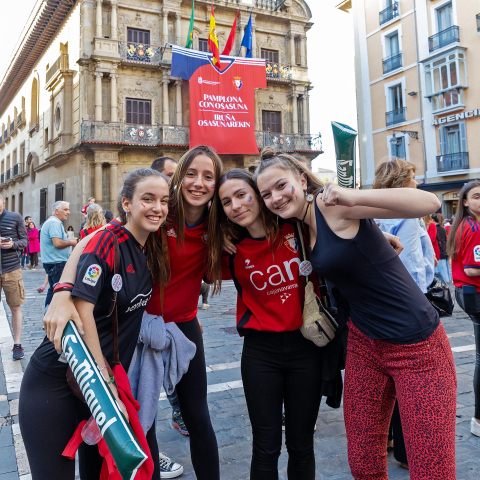 Fotos del ambiente en Pamplona por el partido de final de Copa.