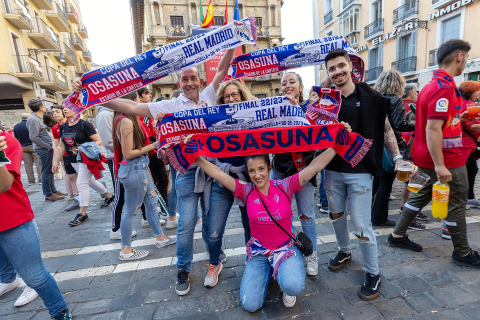 Fotos del ambiente en Pamplona por el partido de final de Copa.