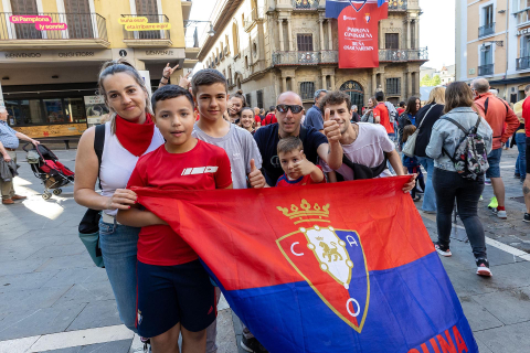 Fotos del ambiente en Pamplona por el partido de final de Copa.