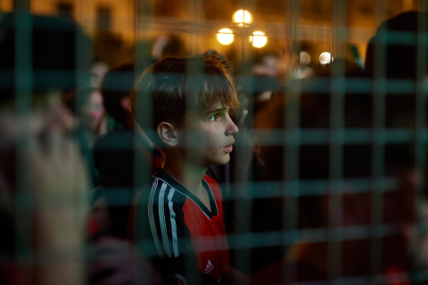 Fotos del ambiente en la plaza del Castillo durante el partido de la final de la Copa del Rey.