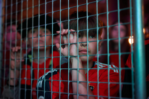 Fotos del ambiente en la plaza del Castillo durante el partido de la final de la Copa del Rey.