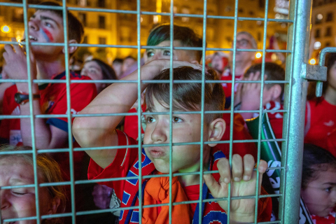 La afición de Osasuna, en la Plaza del Castillo./