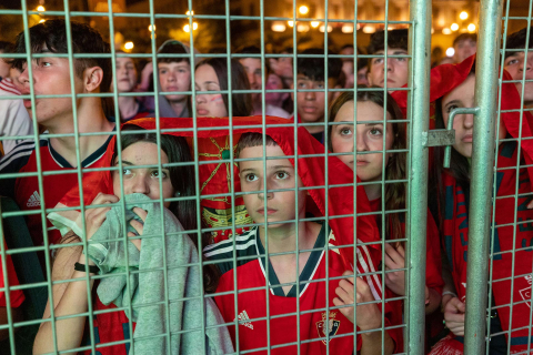 La afición de Osasuna, en la Plaza del Castillo./