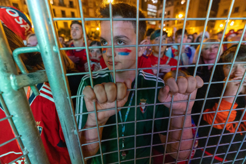 La afición de Osasuna, en la Plaza del Castillo./