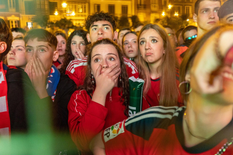 La afición de Osasuna, en la Plaza del Castillo./