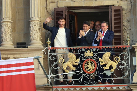 Recepción a Osasuna en el Ayuntamiento
