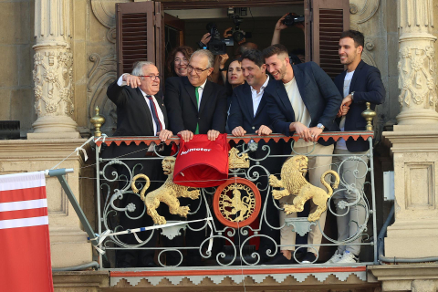 Recepción a Osasuna en el Ayuntamiento