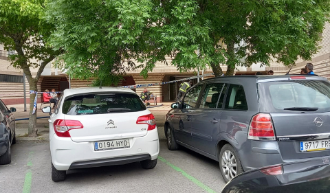 Incendio de una vivienda en la Plaza de los Castaños de Barañáin con varias personas afectadas por inhalación de humo