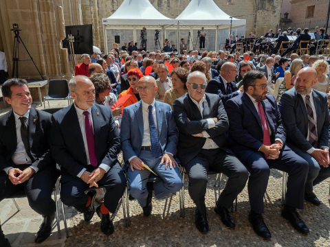 Asistentes a la entrega del Príncipe de Viana 2023 a la escritora Dolores Redondo