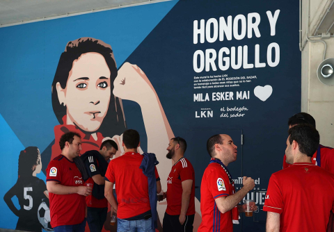 Imágenes del ambiente previo al partido entre Osasuna y Girona