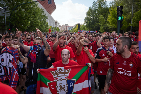 Fotos del ambiente previo al partido Osasuna - Girona.