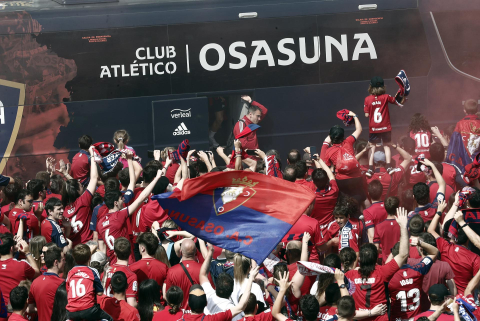 Fotos del ambiente previo al partido Osasuna - Girona.