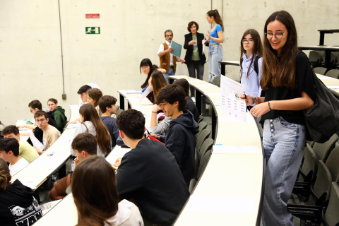 Fotos del primer día de Selectividad en Navarra.