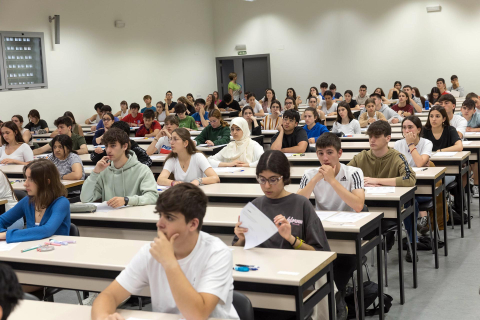 Fotos del primer día de Selectividad en Tudela.
