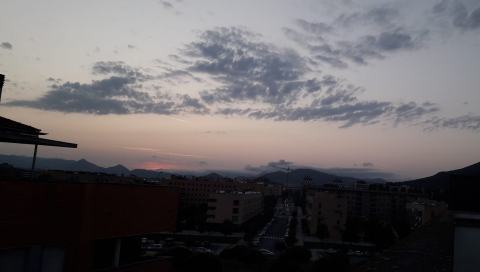 Atardecer en la Rochapea. /