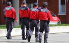 Agentes de la Policía Foral, en una calle de Pamplona.
