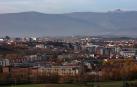 Vista de Sarriguren desde Ardanaz de Egüés. Al fondo, Pamplona.