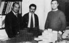 Alberto Laviñeta Solís, Joaquín González-Miranda y Rafael Fontoira Suris, estudiantes de Arquitectura de la UN que ganaron el premio Roca en 1973.