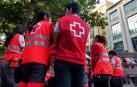 Voluntarios de Cruz Roja en el callejón tras el encierro