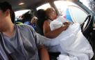 Vivir en un coche Luis (70 años), Adela (43) y Pedro (16) muestran cómo duermen desde hace más de cinco meses en el coche