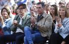 El presidente del Gobierno en funciones y secretario general del PSOE, Pedro Sánchez (2d), junto al líder socialista en Cataluña Salvador Illa (2i) y la ministra de Transportes en Funciones, Raquel Sánchez