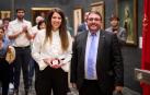 Itxaso Soto, junto al presidente del Parlamento de Navarra después de tomar posesión como nueva Parlamentaria Foral de Geroa Bai
