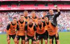 Leo Messi, junto a algunos compañeros de la selección albiceleste este sábado en el entrenamiento en San Mamés