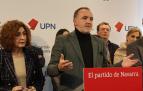 Yolanda Ibáñez, secretaria general de Unión del Pueblo Navarro, junto a Javier Esparza