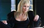Sharon Stone, una mujer acosada en "Attachment"