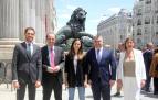 Los 5 diputados por Navarra. Por la izda: Sergio Sayas (N+), Carlos García Adanero (N+), Ione Belarra (Podemos), Santos Cerdán (PSN) y Conchi Ruiz (PSN), en Madrid.