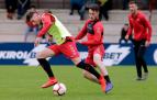 Miguel Olavide junto a José Hualde en un entrenamiento de esta pasada temporada.