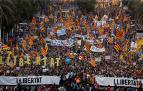 Miles de personas se manifiestan en Barcelona contra la sentencia del procés