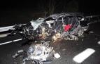 Dos jóvenes de 19 y 21 años, Xabier Taberna Tellechea y vecino de Igantzi (Yanci) y Mikel Manzano Altuna, de San Sebastián, fallecieron este sábado en un accidente múltiple con 5 vehículos implicados ocurrido en la N-121-A en el término de Olagüe.