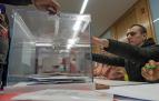 Una urna de una mesa electoral en la zona de Estella durante los pasados comicios.