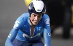 Enric Mas, entrando a meta en la última crono del Tour.