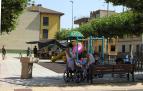 La plaza de La Libertad, que incluye el frontón de Sartaguda, constituye uno de los puntos de encuentro de la población