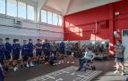 Juan Carlos Unzúe charla con los jugadores de Osasuna en Tajonar