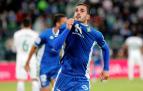Juanmi celebra el primer gol del partido