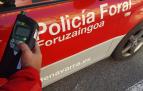 Un policía foral, en un control