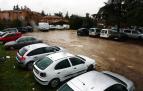 Los vecinos aseguran que el tráfico se ha incrementado, así como los coches aparcados en “casi cualquier lado”