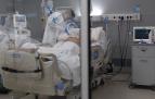 Imagen de un paciente en la UCI de un hospital en Madrid