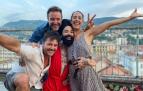 Los directores Raúl de la Fuente y Amaia Remírez abrazan a Bozo Vreco. Detrás, Ivan Zahínos, de cuya original parte la película 'Maldita'.