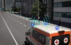 La ambulancia ‘fuerza’ al semáforo a cambiar de color, en este caso el verde, para facilitar el tránsito y reducir los tiempos de asistencia en una emergencia