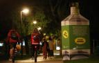 La botella que el Ayuntamiento de Pamplona ha colocado en la Vuelta del Castillo