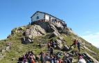 Imágenes de las romerías en las cumbres navarras.