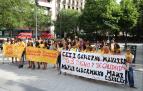 Concentración frente al Parlamento de Navarra
